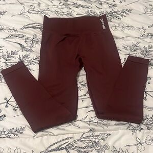 Used once. Color is berry defyne leggings dynamic size large